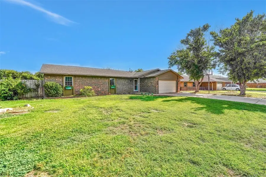 224 Quail Run N, Altus, OK 73521 - #2