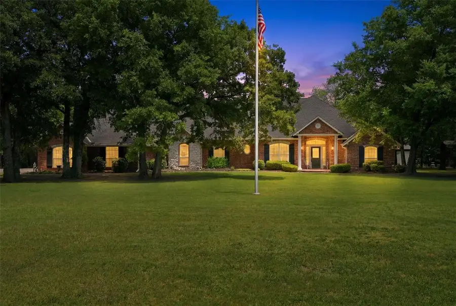 2 S Arcadian Oaks Drive, Edmond, OK 73034 - #2