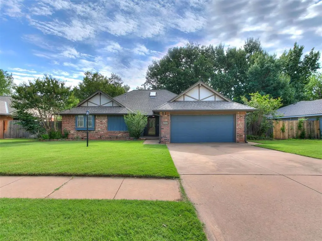 808 Lakeside Circle, Edmond, OK 73012 - #1