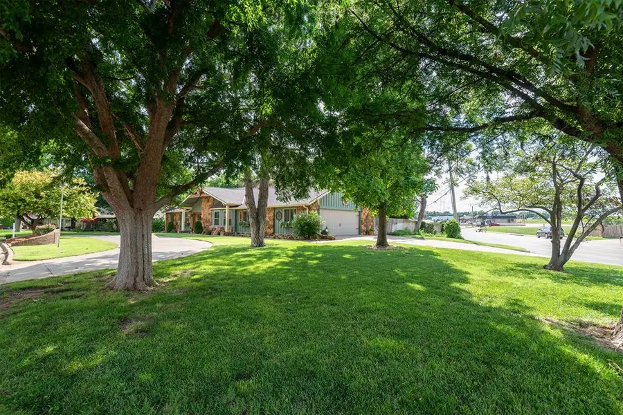1109 N Terrace Drive, Weatherford, OK 73096 - #3