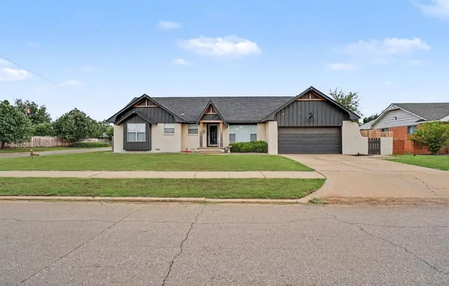 208 S Mockingbird Drive, Altus, OK 73521 - #2