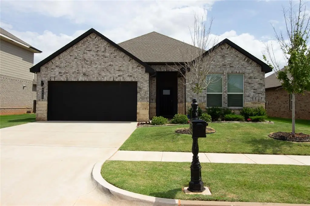 9040 NW 149th Terrace, Yukon, OK 73099 - #1
