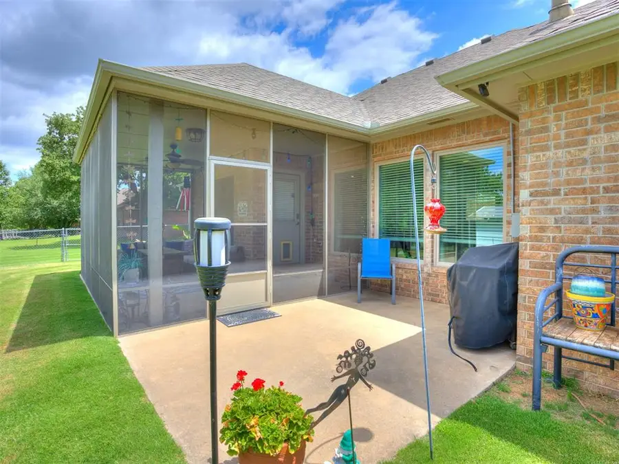 9085 Driftwood Court, Edmond, OK 73034 - #3