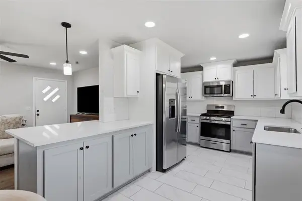 1402 S Miles Avenue, El Reno, OK 73036