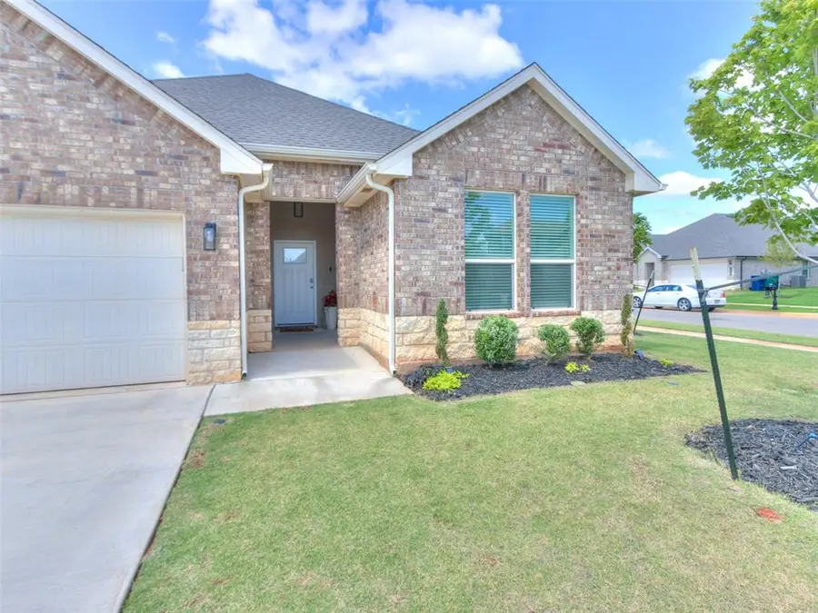 9005 NW 149th Terrace, Yukon, OK 73099 - #2