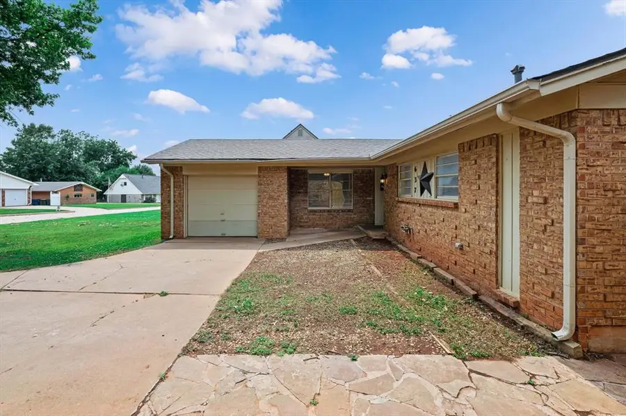 637 Redstone Avenue, Edmond, OK 73013 - #2