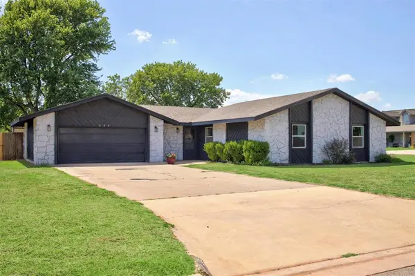 225 Cypress Avenue, Elk City, OK 73644