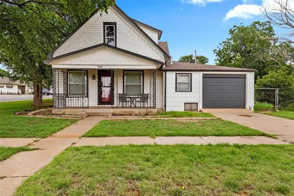 301 E Arapaho Avenue, Weatherford, OK 73096