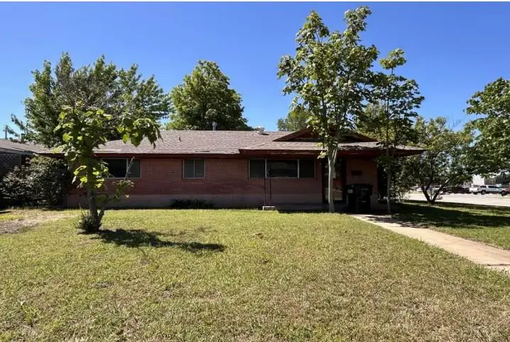 102 NE 5th Street, Moore, OK 73160 - #1