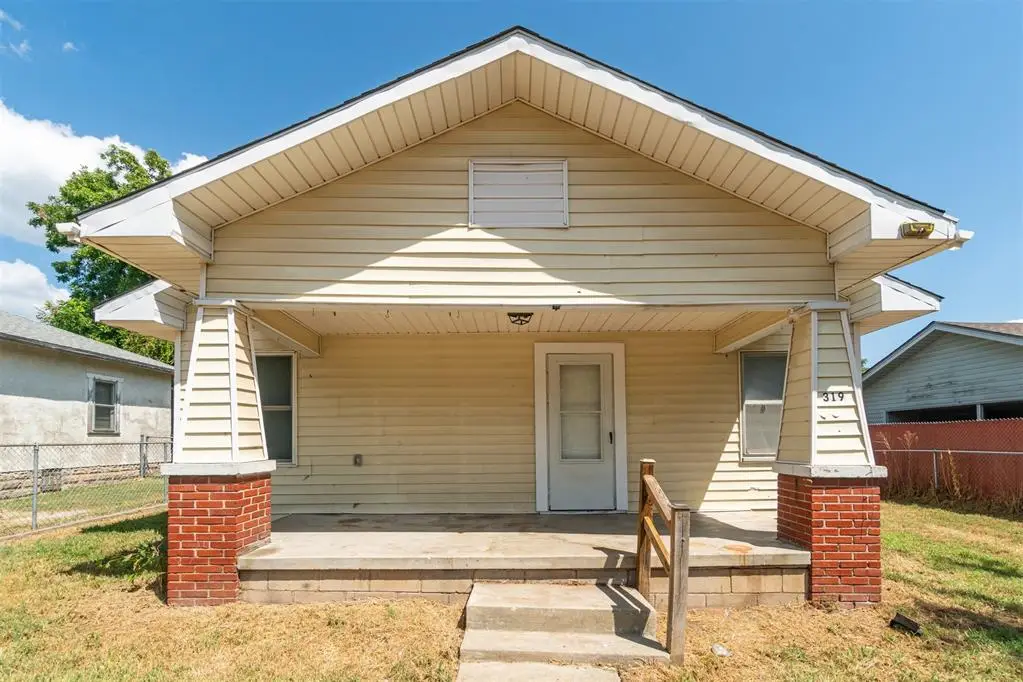 319 S Oklahoma Avenue, Shawnee, OK 74801 - #1