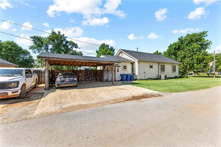 621 N 2nd Street, Okeene, OK 73763 - #3