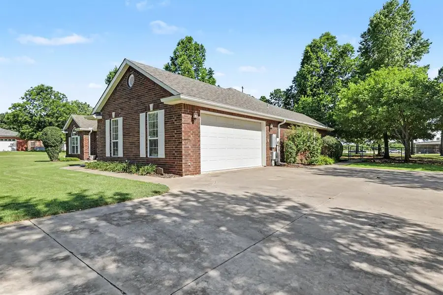 36703 W 45th Street, Shawnee, OK 74804 - #2