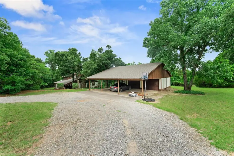 1101 S Post Road, Guthrie, OK 73044 - #2