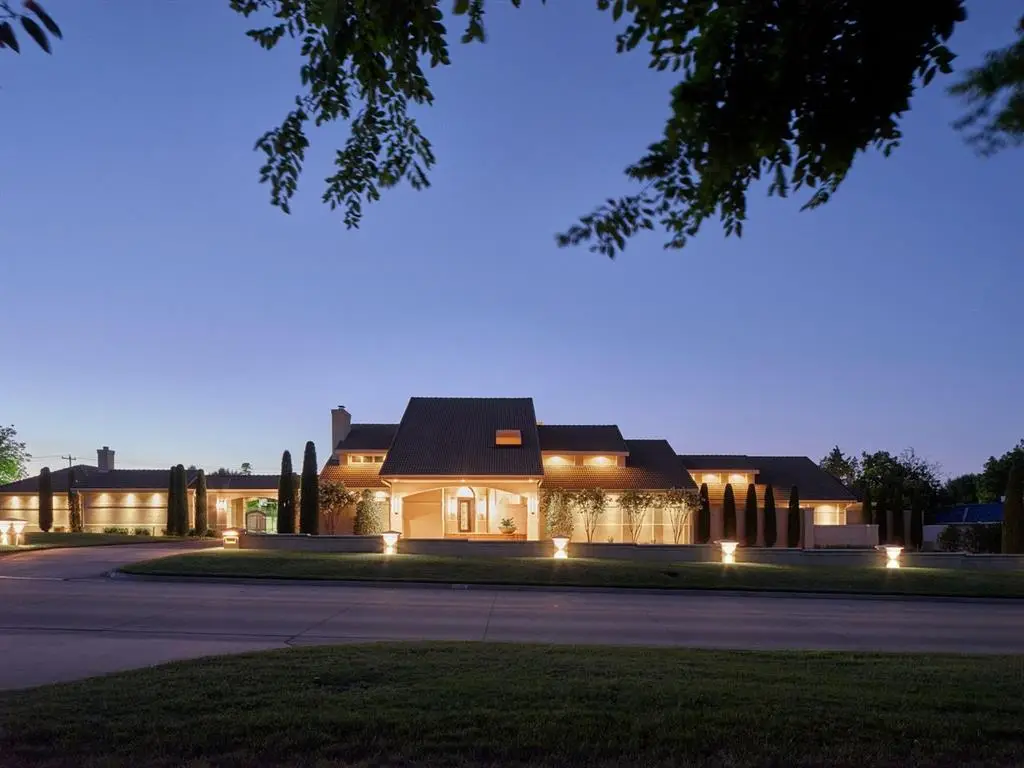 1805 W Wilshire Boulevard, Nichols Hills, OK 73116 - #1