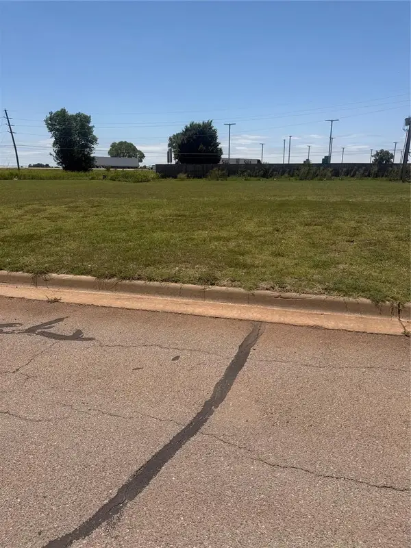 Willow Street, Elk City, OK 73644