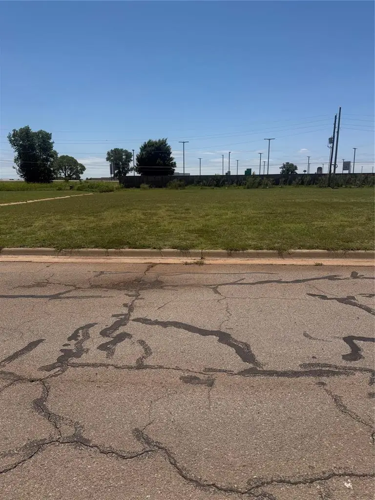 Willow Street, Elk City, OK 73644 - #2