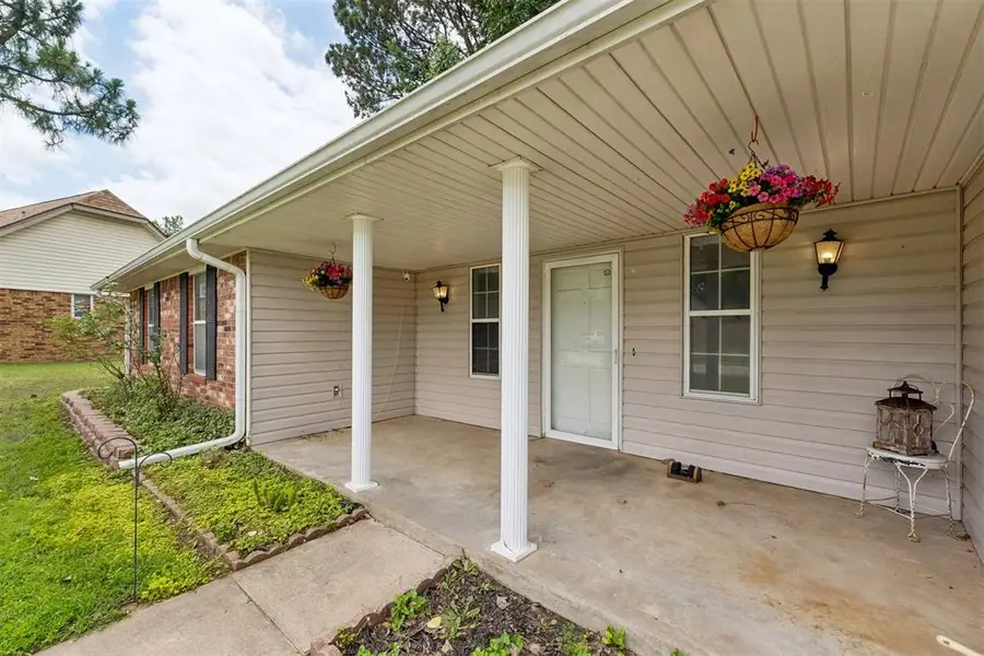 1008 W Washington Circle, Tecumseh, OK 74873 - #2