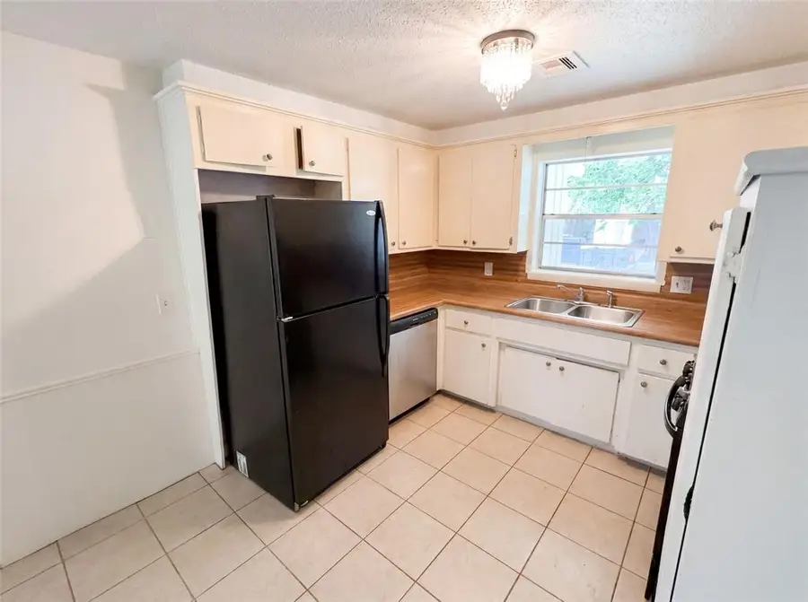 1513 N Bradley Avenue, Oklahoma City, OK 73127 - #2