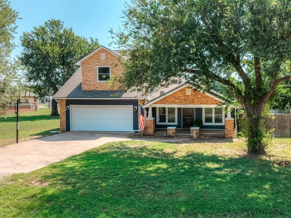 112 N Broadway Street, Crescent, OK 73028 - #1