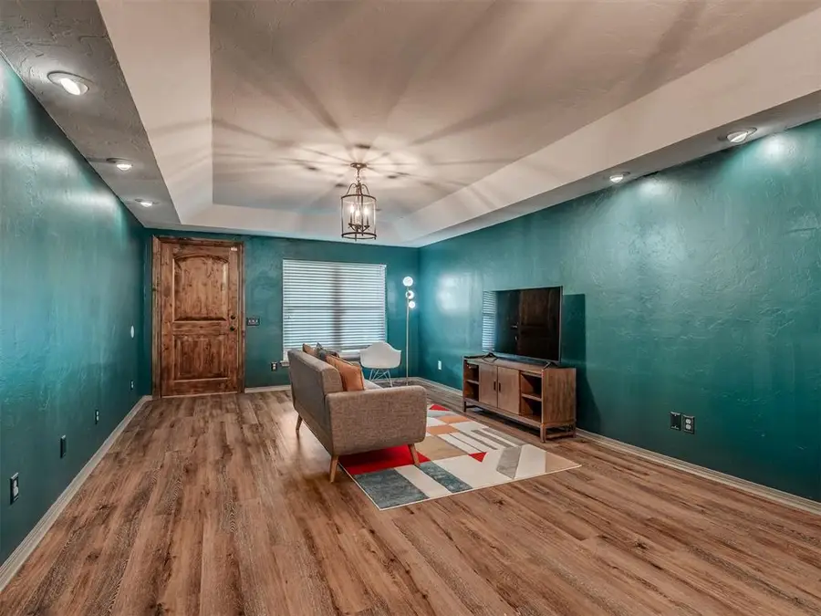 112 N Broadway Street, Crescent, OK 73028 - #2