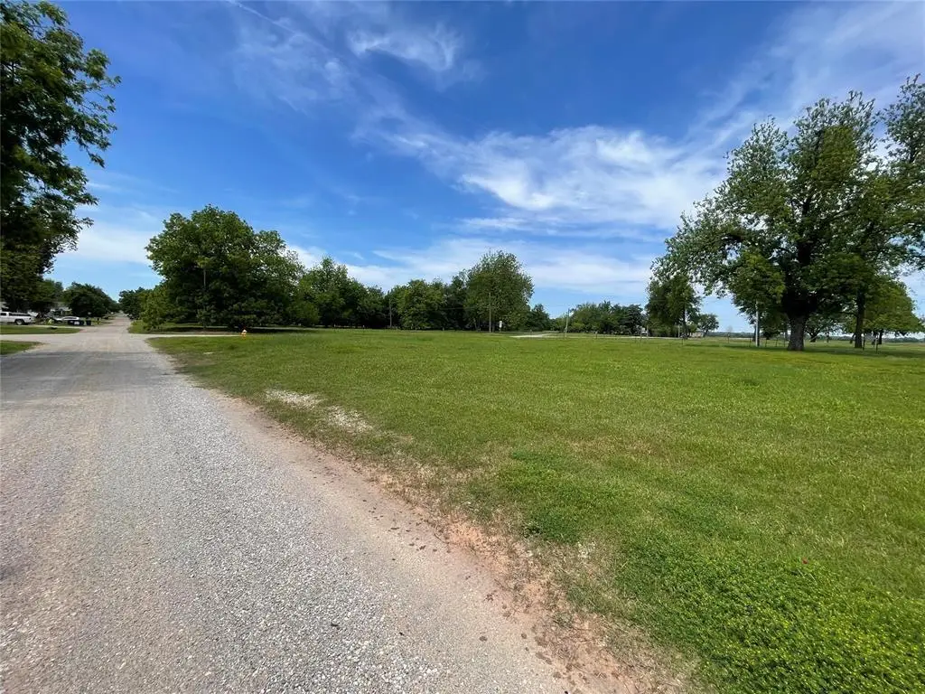 824 W Logan Avenue, Guthrie, OK 73044 - #1