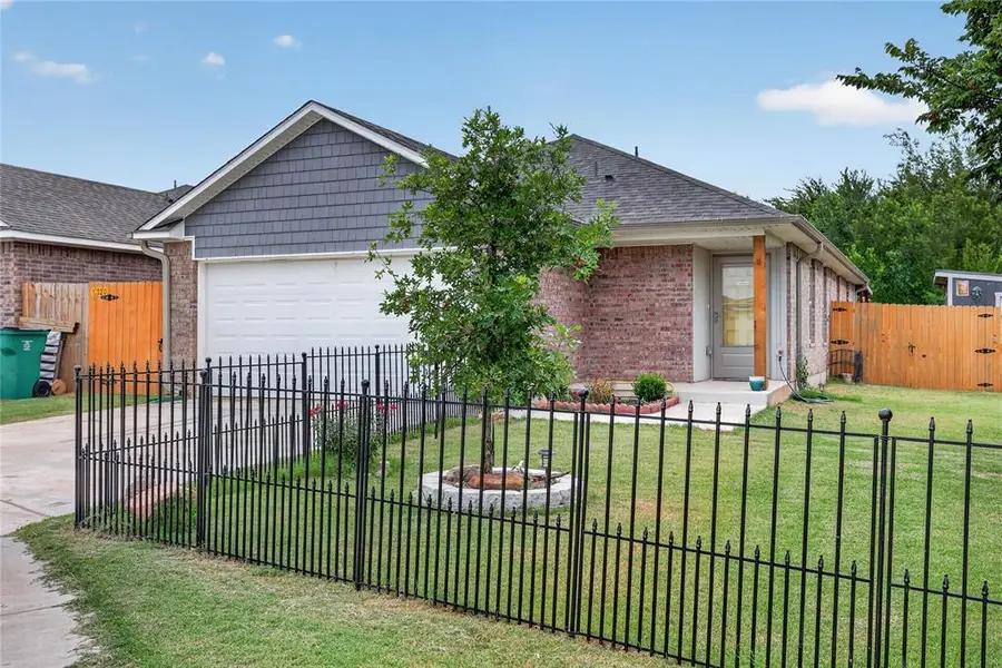 1320 Willowood Circle, Yukon, OK 73099 - #2