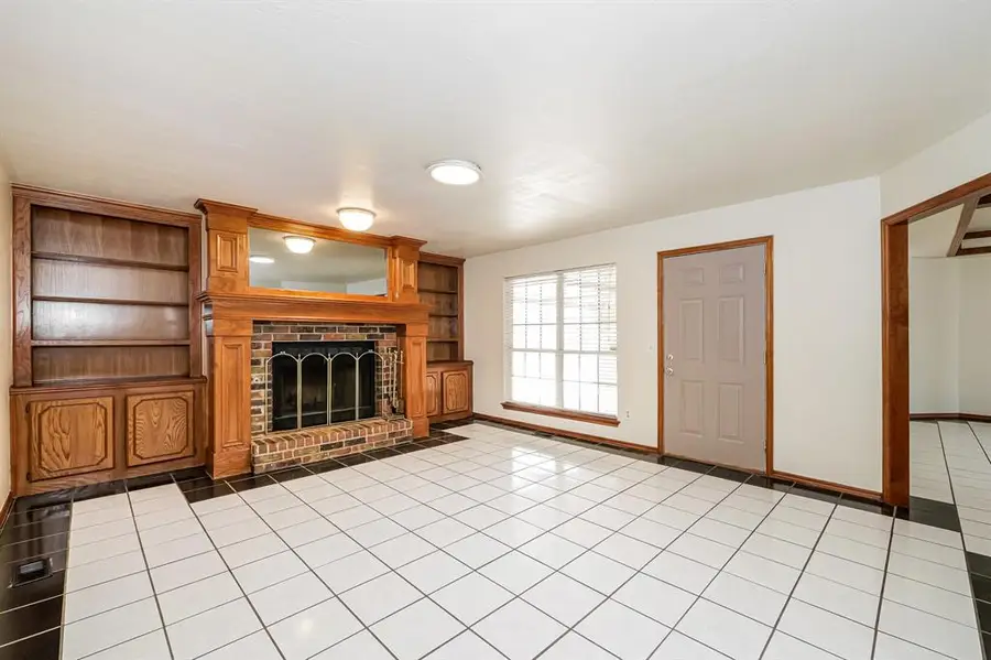 509 Greenfield Drive, Yukon, OK 73099 - #2