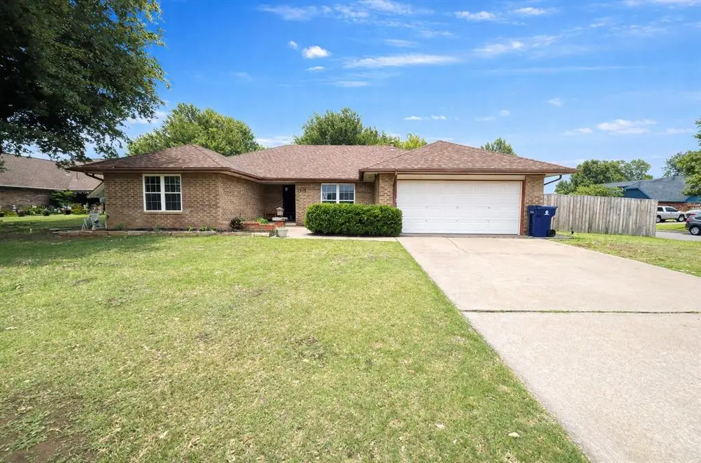 1812 Edinburg Court, Yukon, OK 73099 - #1