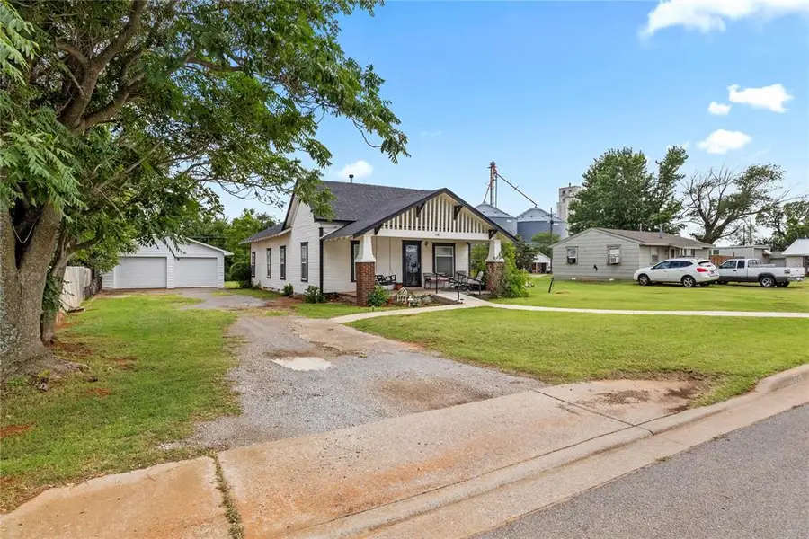 508 E Rainey Avenue, Weatherford, OK 73096 - #2