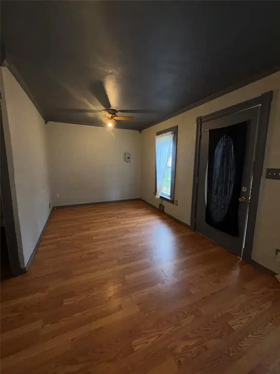 518 E 11th Street, Chandler, OK 74834 - #3
