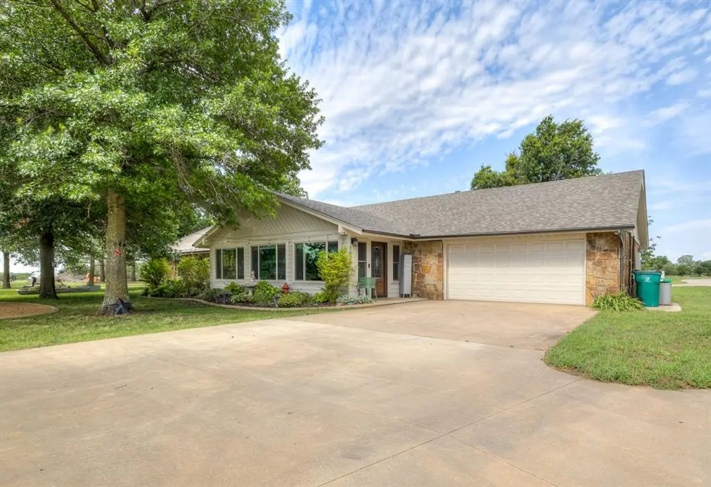 7025 S Cimarron Road, Yukon, OK 73099 - #1