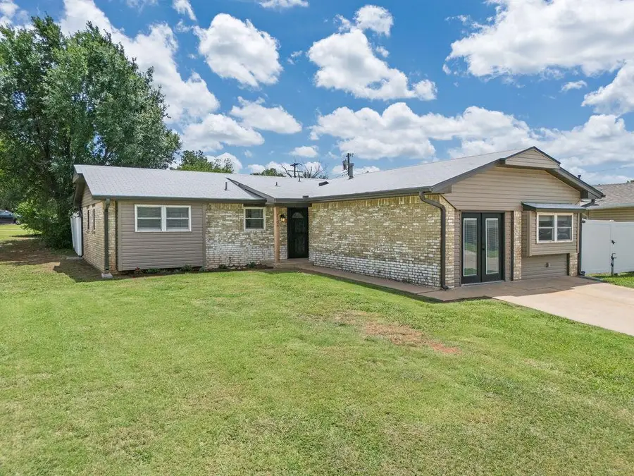 2105 N Tucker Avenue, Shawnee, OK 74804 - #2