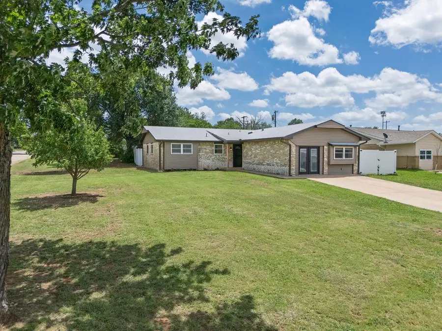 2105 N Tucker Avenue, Shawnee, OK 74804 - #3