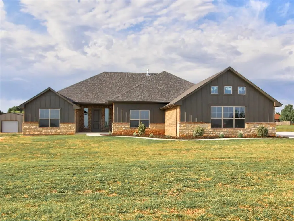 8681 Oak Tree Circle, Edmond, OK 73025 - #1