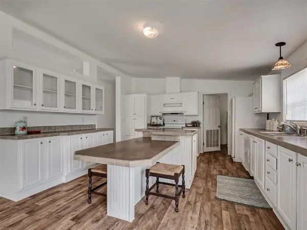 206 N Pine Street, Crescent, OK 73028