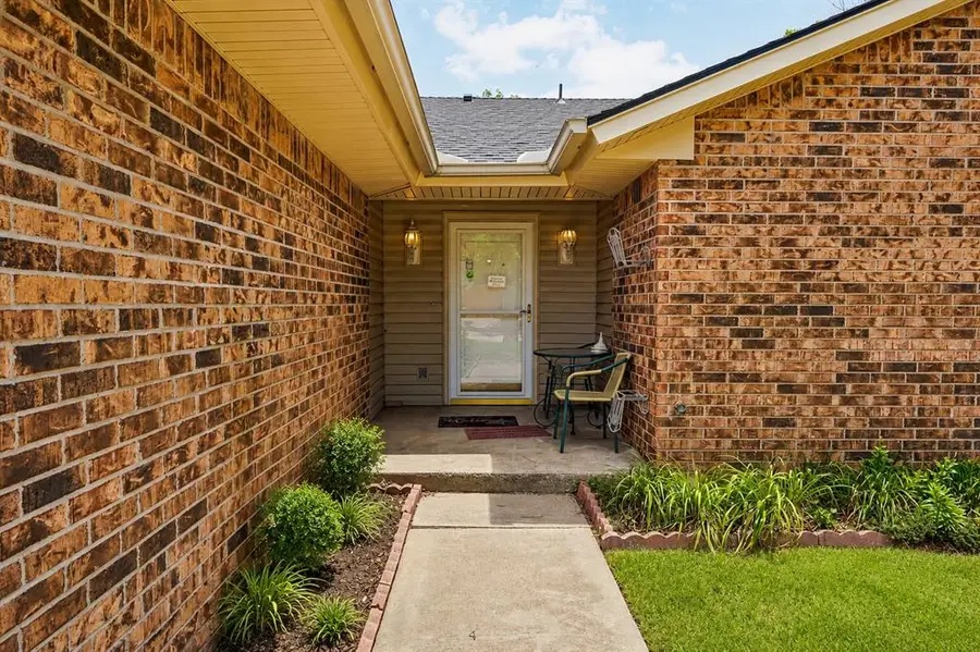3512 Tiffany Drive, Moore, OK 73160 - #3