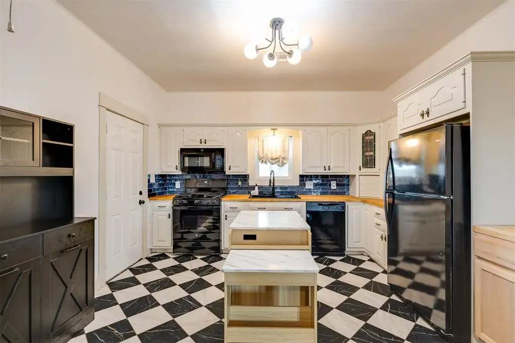 632 E Center Road, Washington, OK 73093 - #1