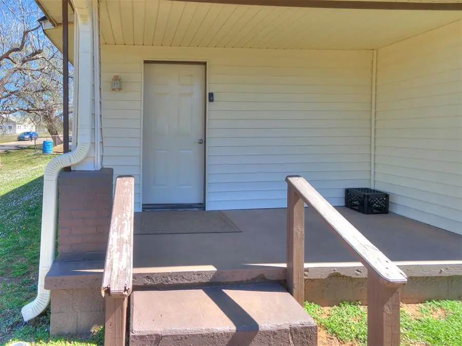 602 Dogwood Avenue, Wellston, OK 74881 - #2