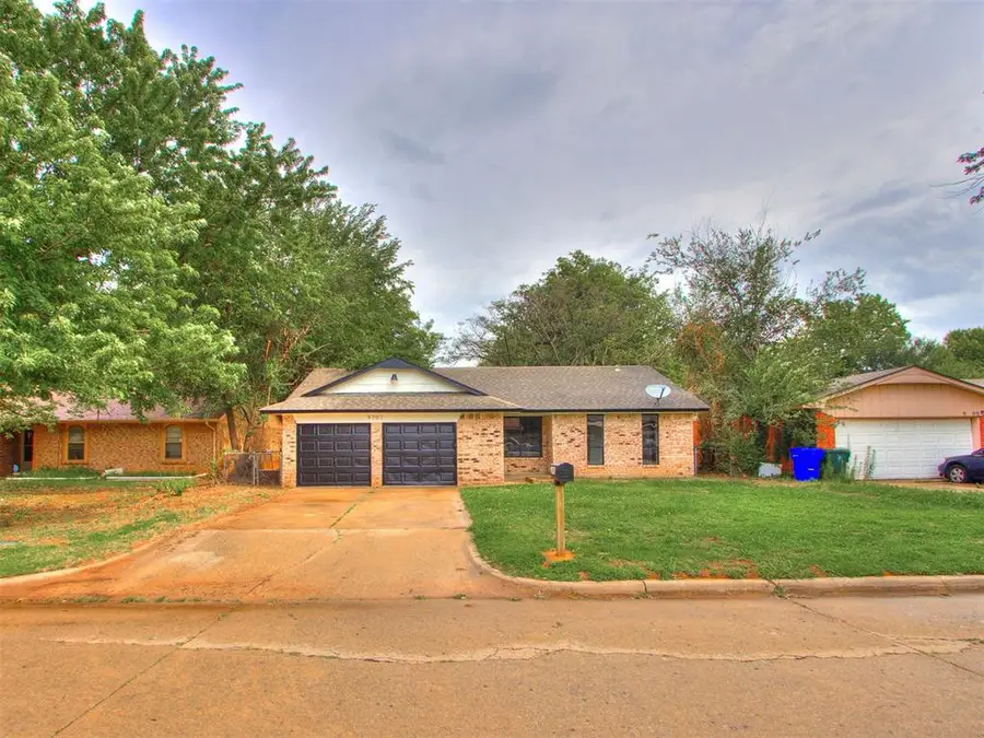 9707 NE 2nd Place, Midwest City, OK 73130 - #2