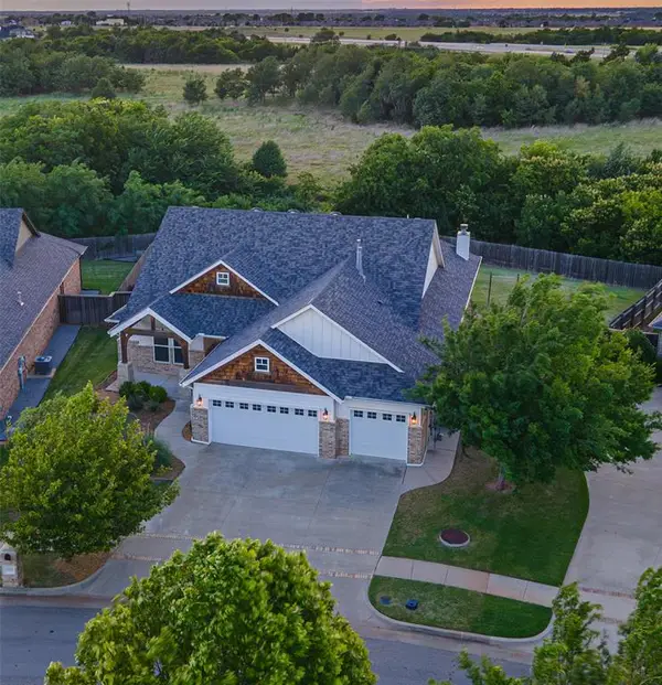 13529 Cobblestone Curve Road, Oklahoma City, OK 73142