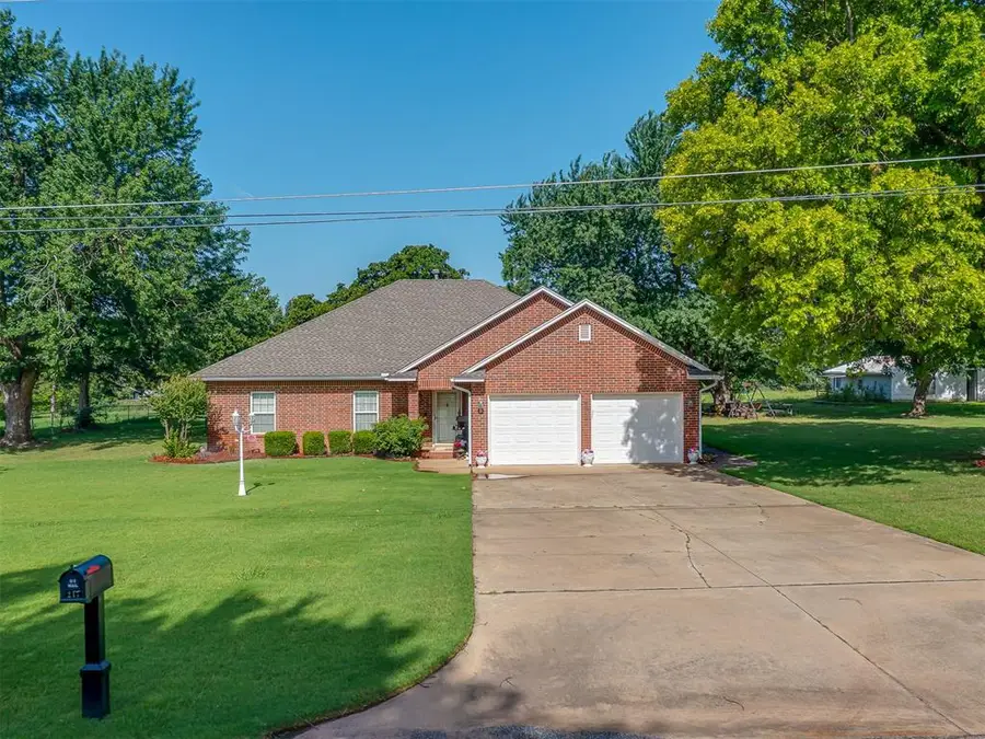 217 S Roselawn Avenue, Midwest City, OK 73130 - #2