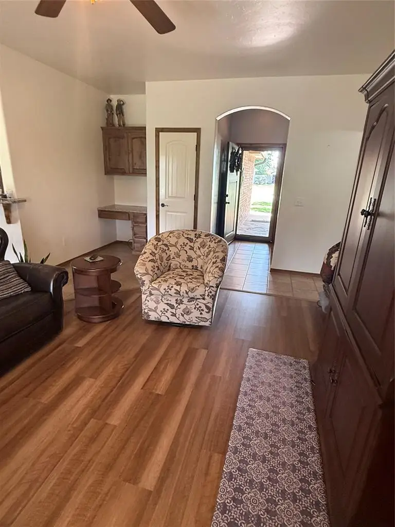 215 S Marion Avenue, Hinton, OK 73047 - #3