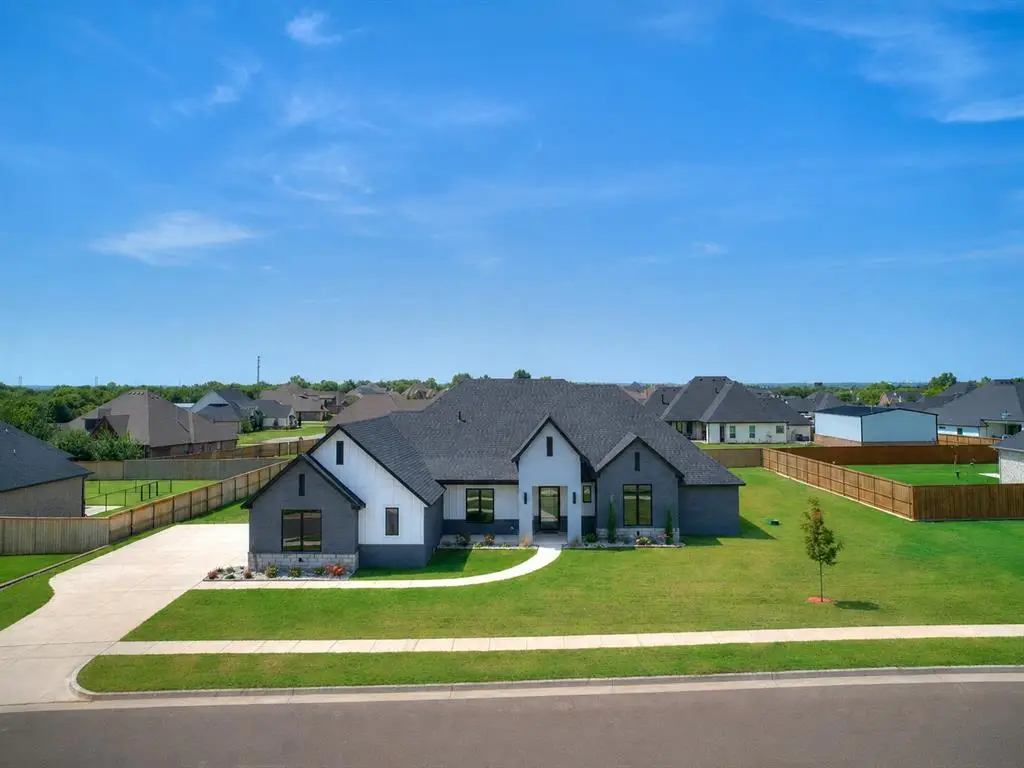 4704 SE 37th Street, Moore, OK 73160 - #1