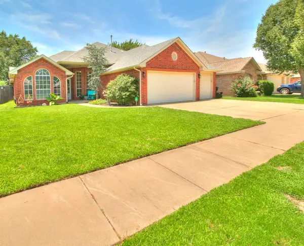 15613 Sandstone Terrace, Moore, OK 73170