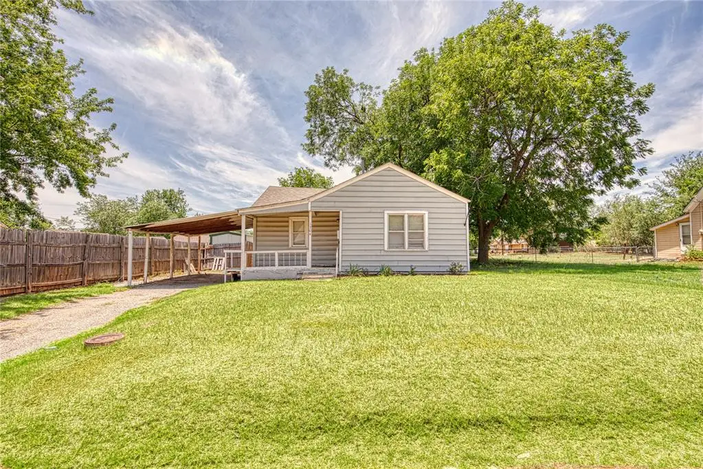 1204 W B Avenue, Elk City, OK 73644 - #1