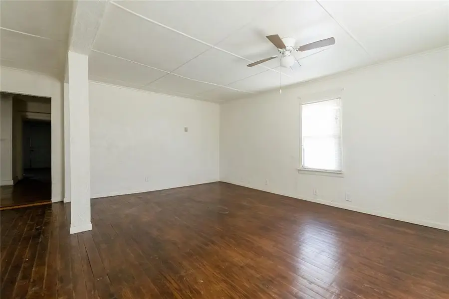 1204 W B Avenue, Elk City, OK 73644 - #2