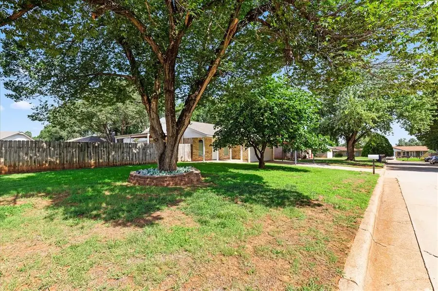 713 S Glen Lane, Mustang, OK 73064 - #3