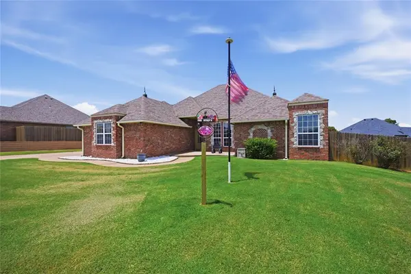 1610 Happy Valley, Shawnee, OK 74804