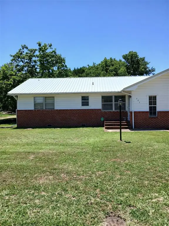 505 W Harrison Street, Maud, OK 74854