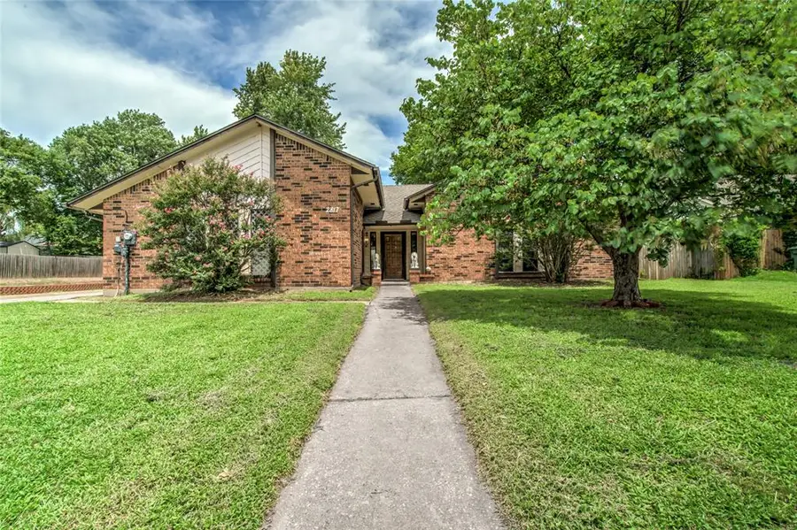 2817 Greenfield Drive, Edmond, OK 73012 - #2